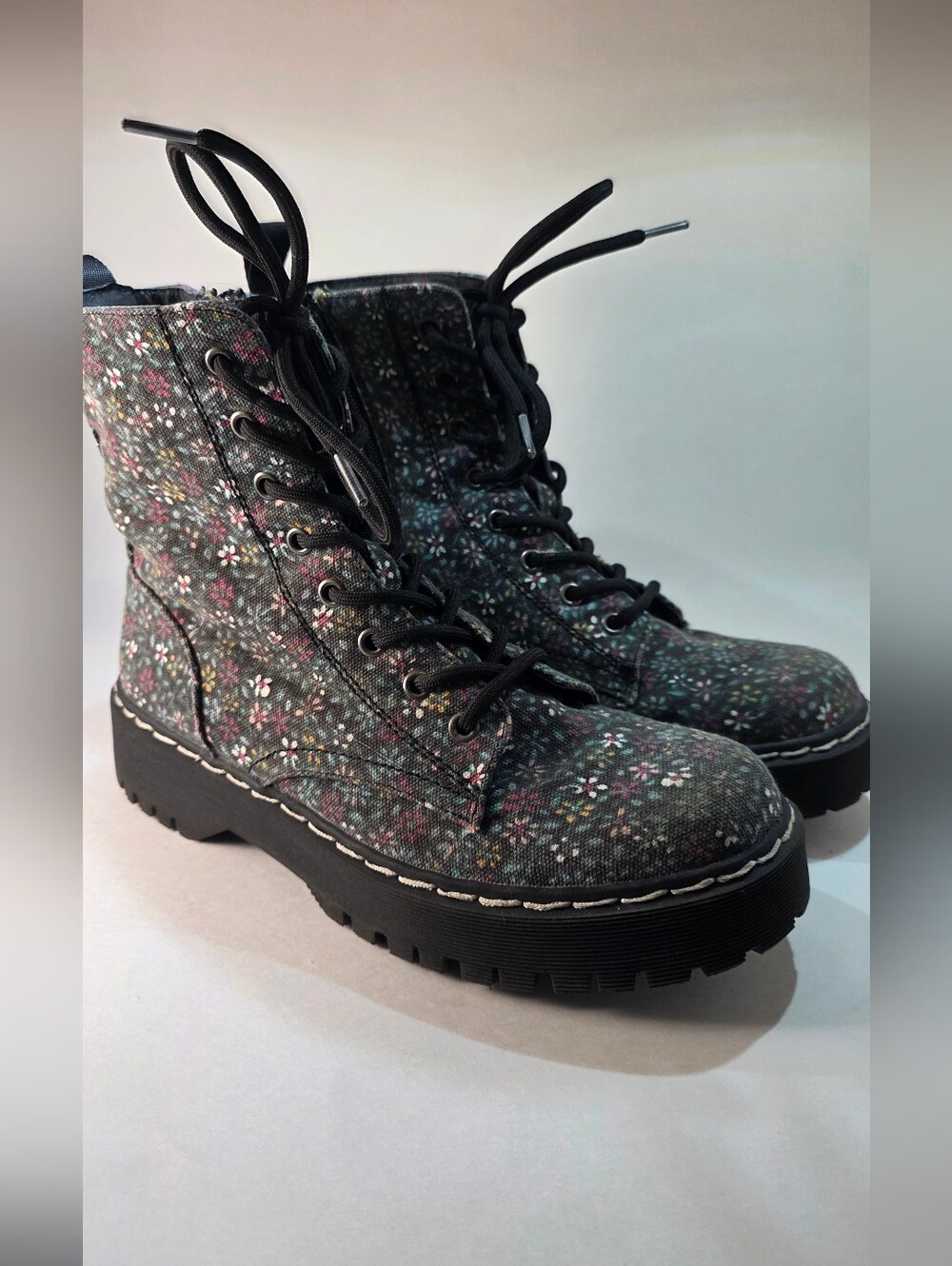 Sincerely Jules Harley Lug Sole Combat Boots Floral Side Zip Boho Hippie 7.5